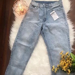 Brandy Melville Jane jeans (NEVER BEEN WORN)